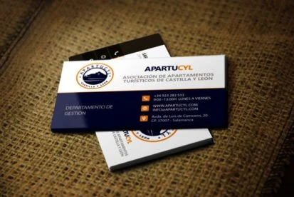 Logotipo y tarjeta para apartucyl